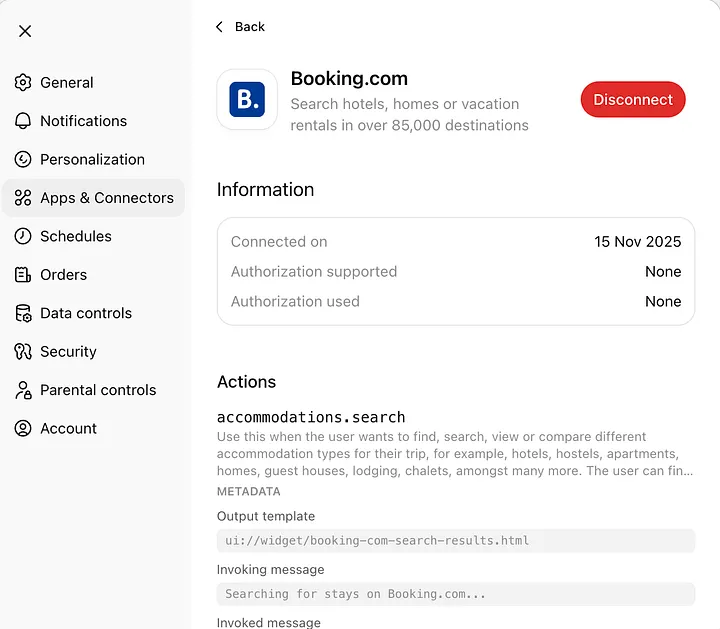 Detalle del conector de Booking.com en ChatGPT, mostrando la acción accommodations.search y sus metadatos